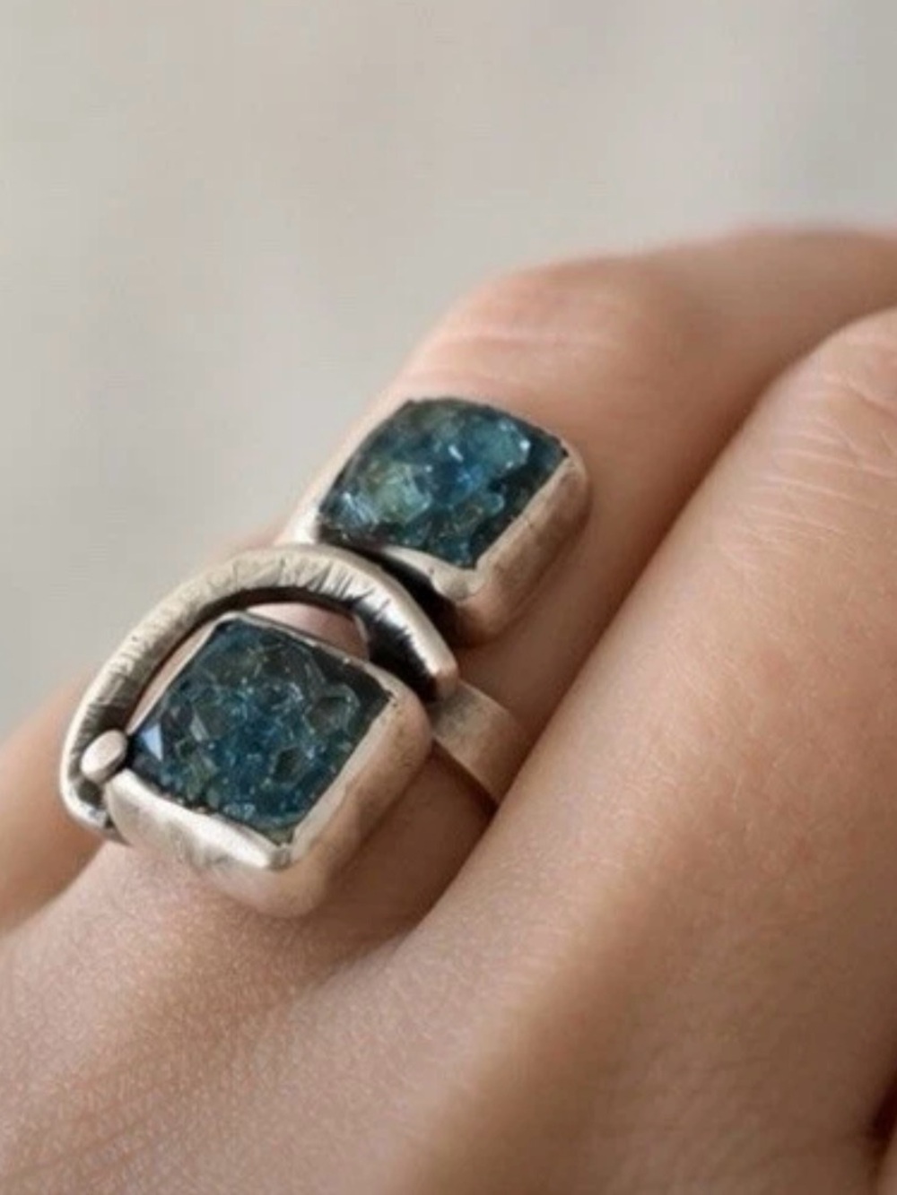 Unique Mid Century Modernist Sterling Silver Blue Art Glass Ring Signed Dvarah